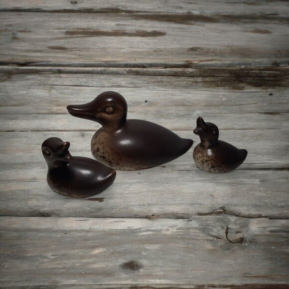 Howard Pierce Ducks Mama and Ducklings Brown Spotted 3 pc California Pottery - Picture 4 of 15